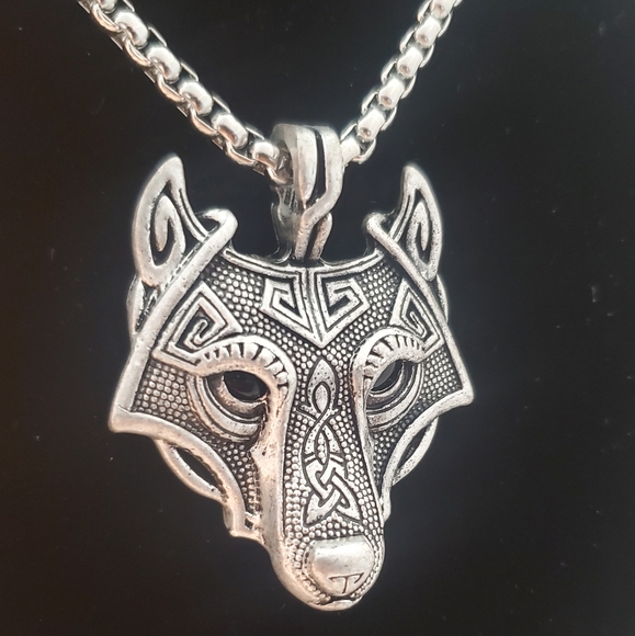 VIKING NORDIC WOLF NECKLACE - Picture 5 of 9